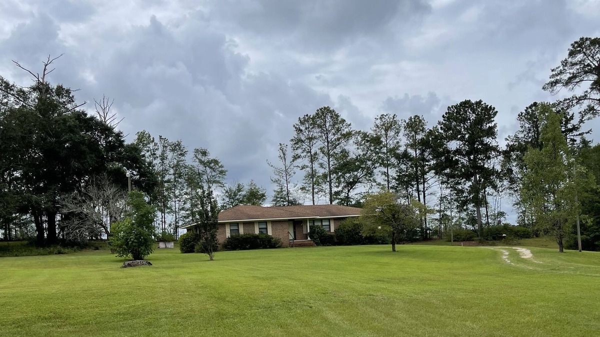 Troy House | Cozy retreat close to Troy with private Golf membership