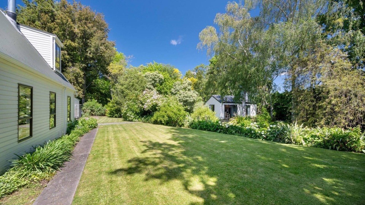 Springlands Cottage | Cozy Retreat in Nature just minutes from Town