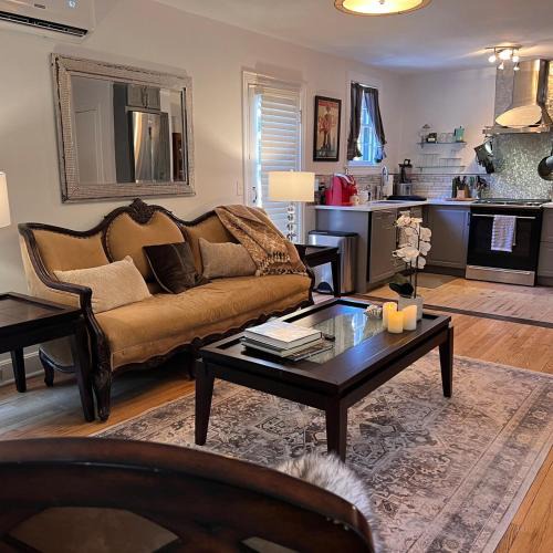 Green Hills Apartment | cozy retreat in upscale Green Hills in west Nashville