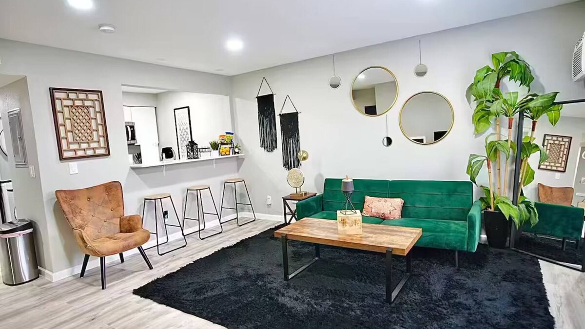 West Arlington Apartment | Cozy Retreat Near Attractions!