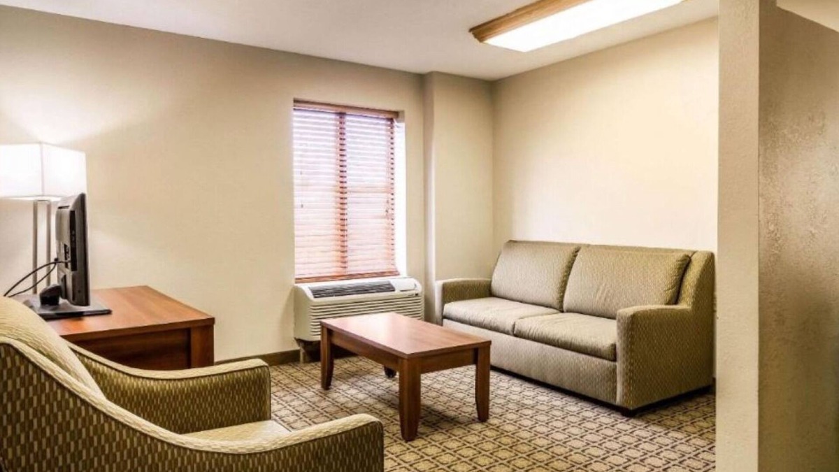 Cranberry Township Hotel | Cozy Retreat Near Pittsburgh & Local Attractions