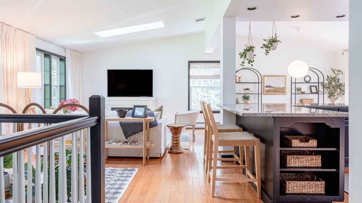 Lake Peekskill Cottage | Cozy Retreat w/Pool, Cinema Room & Fire Pit