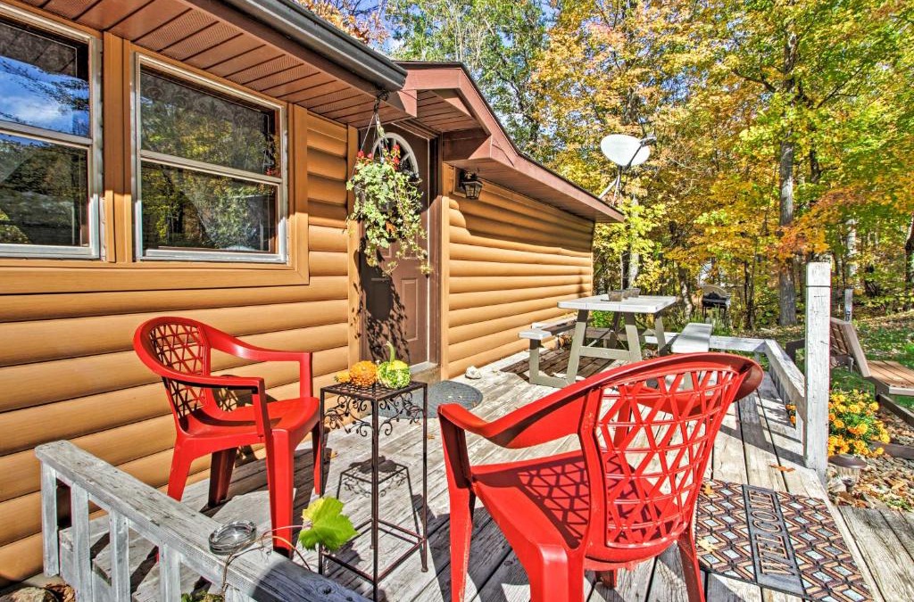 Garrison House | Cozy Retreat with Fire Pit Less Than 1 Mi to Mille Lacs Lake