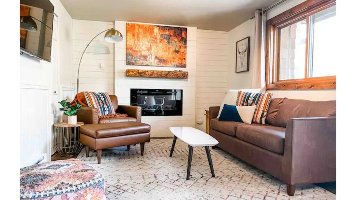 Crested Butte Condo | Cozy Retro Chic - Pool - Walk to Lifts!