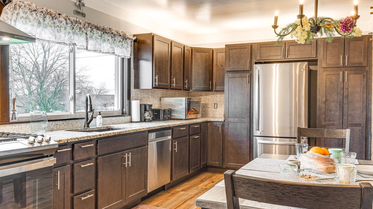 Webster House | Cozy Richmond Home w/Fire Pit: Walk, Bike & More!