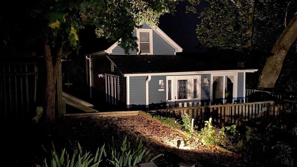 West Lafayette Cottage | Cozy River Cottage on the water, near PURDUE