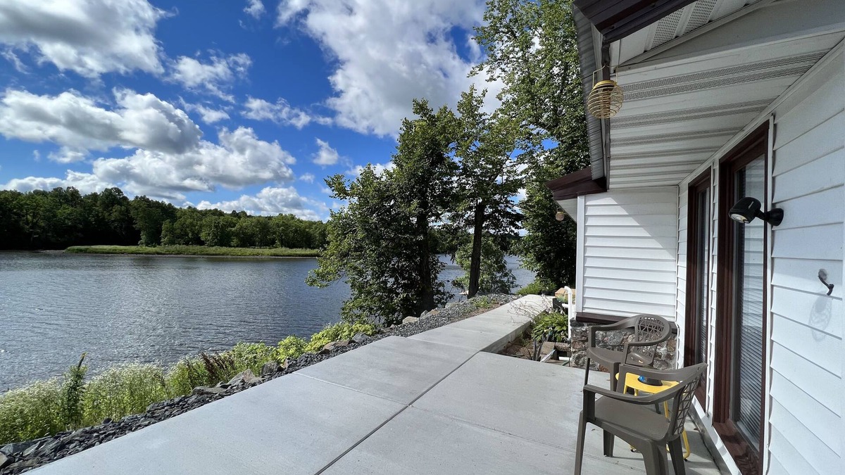 Cornell Cottage | Cozy River Cottage on the Old Abe Chippewa River.