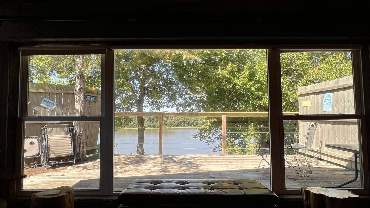 Havana Cabin | Cozy river retreat on the Illinois River with beach access!