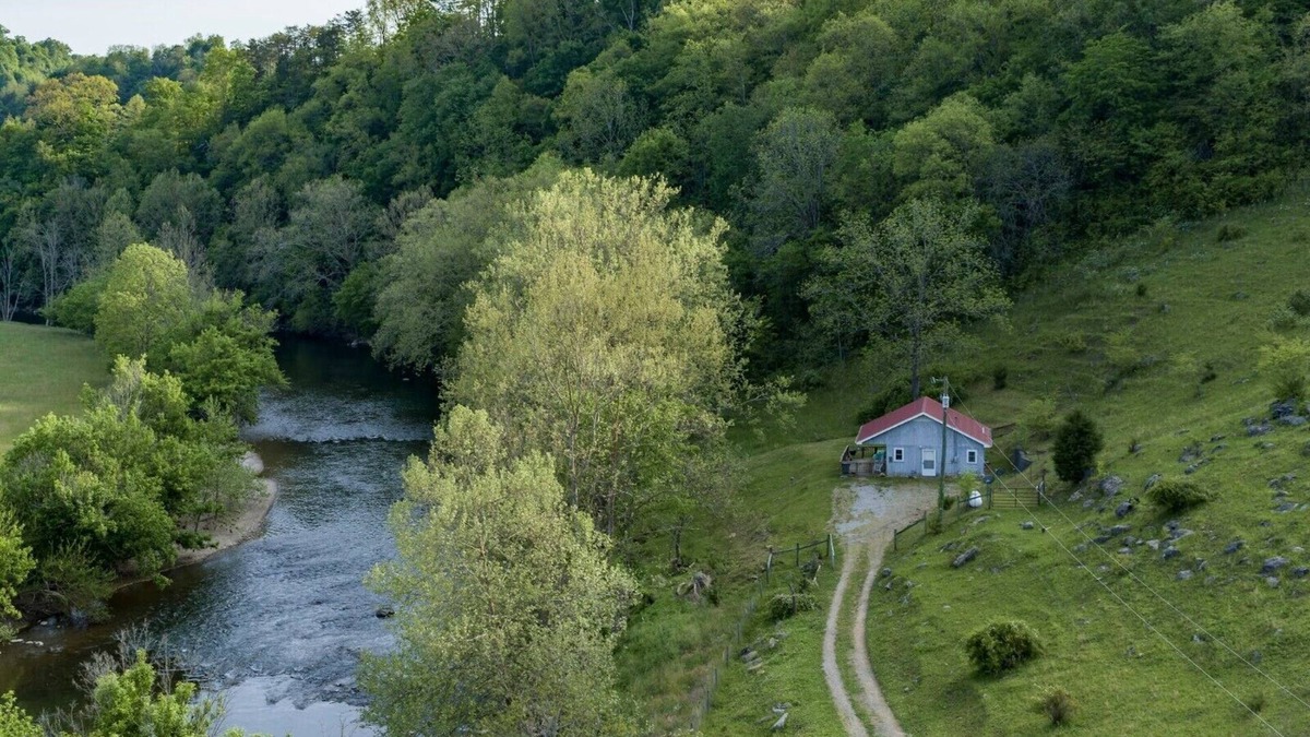 Mendota Cabin | Cozy Riverfront Cabin