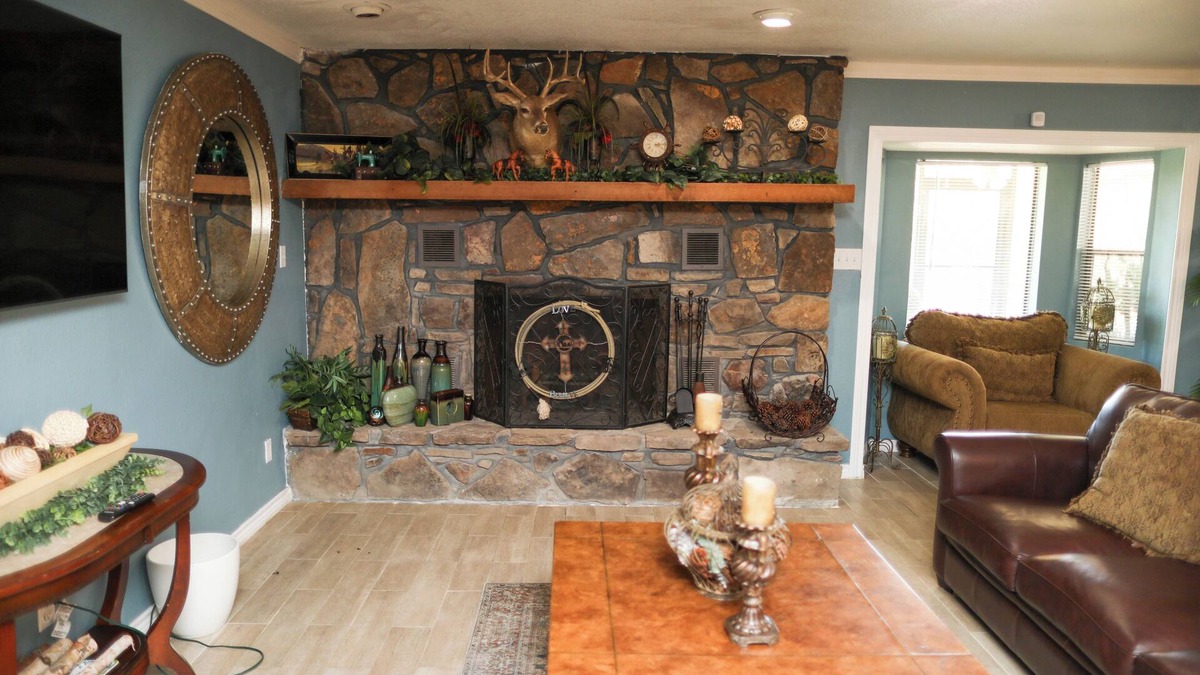 Moscow House | Cozy riverfront home!