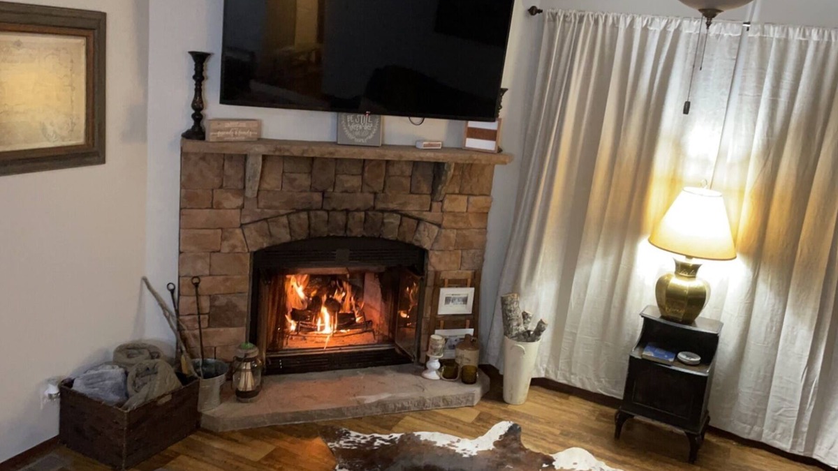 Jasper House | Cozy riverside home