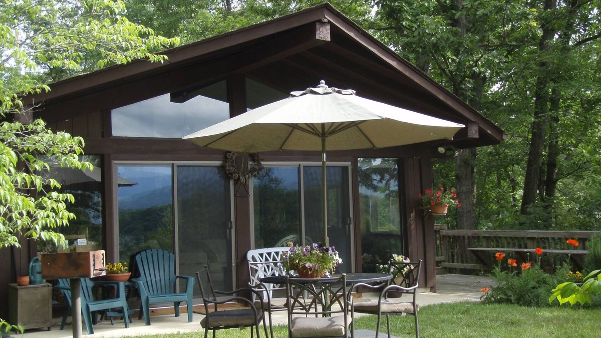 Luray Cabin | Cozy Romantic Cabin with Fantastic Views of the Blue Ridge