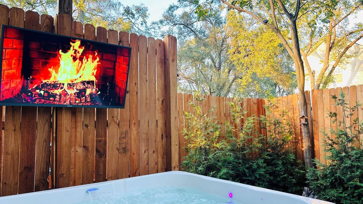 Hadley - Washington House | Cozy, Romantic getaway. Modern mountain lodge feel in the heart of Nashville.