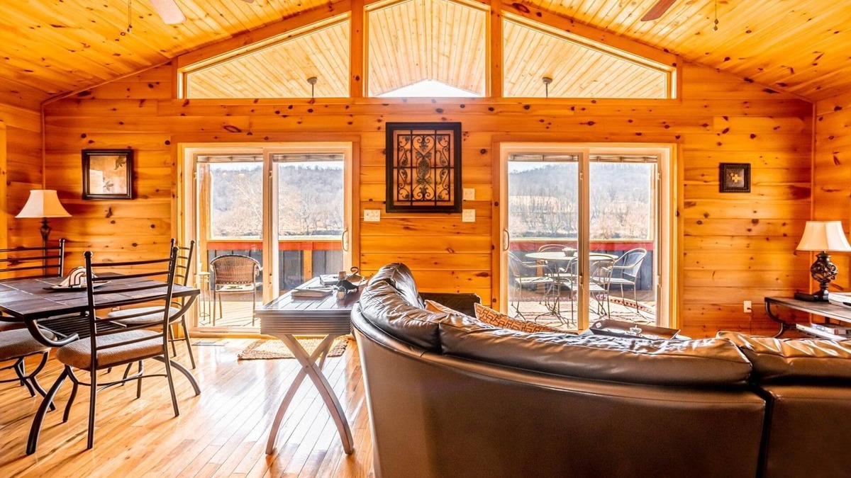 Draper Cabin | Cozy, Romantic Waterfront Home on New River 1BS2 - Midnight Oasis