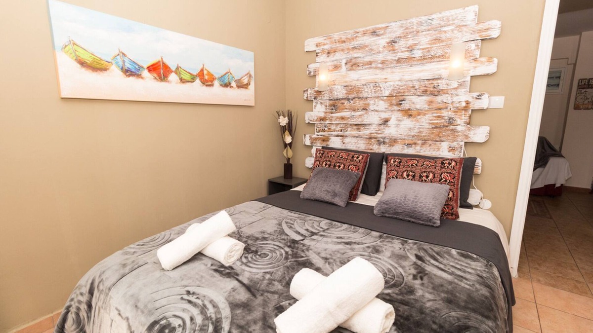 Neoi Epivates Apartment | Cozy Rooftop Apartment by the Sea