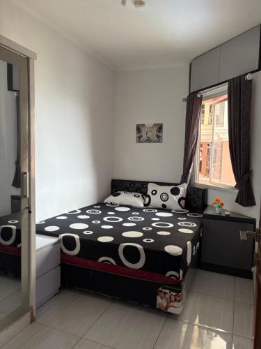 Chinatown Apartment | Cozy Room by StayIn Jakarta