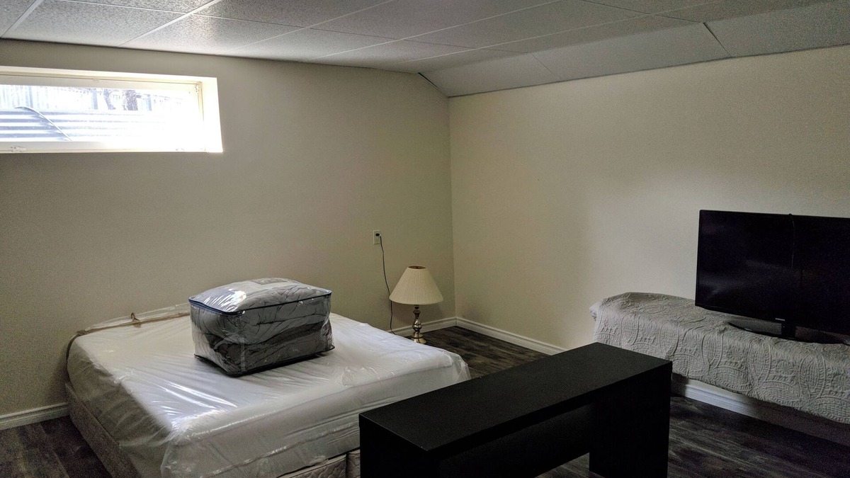 Fort Gary House | Cozy room in basement