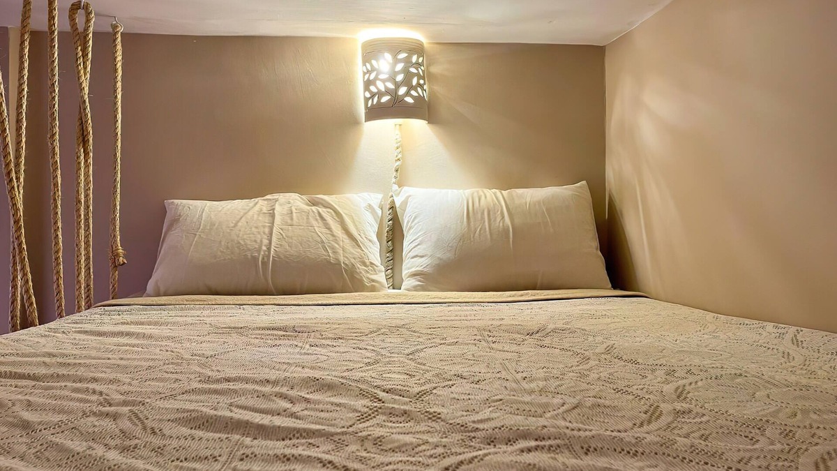 Taddart House | Cozy room in Desart Hostel