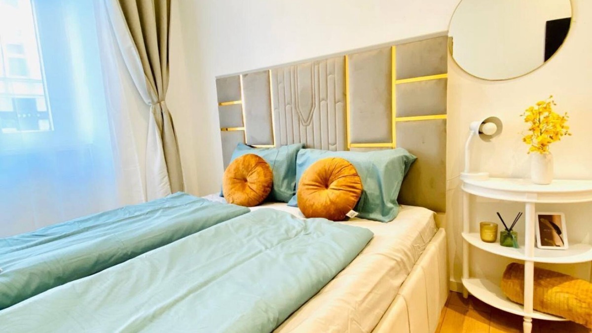 Ottakring Apartment | Cozy Room in Ottakring: Spectacular City Views