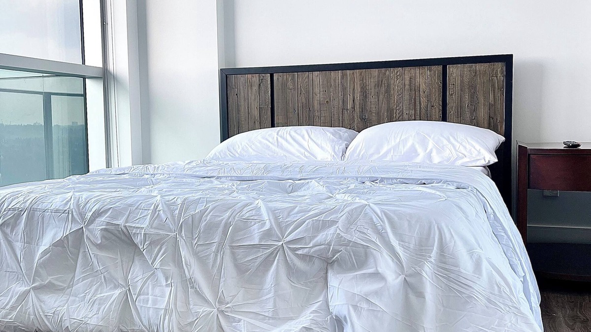 Connaught Apartment | Cozy Room | Private Bath | AC | Gym| Downtown Core