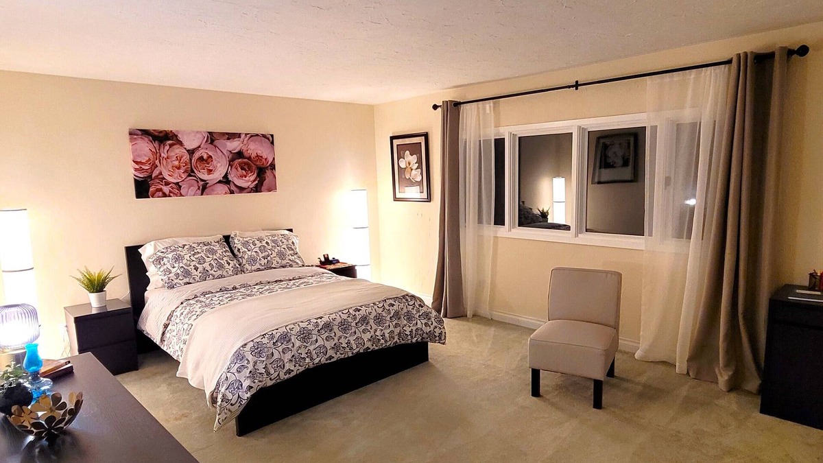 Puslinch House | Cozy Room w/Ensuite BA, parking near 401 DT Guelph