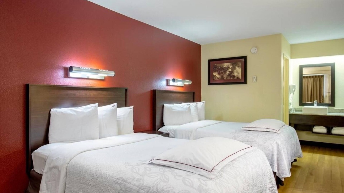Linthicum Heights House | Cozy Room w/Free Airport Shuttle and Cable TV – Ideal for Travelers