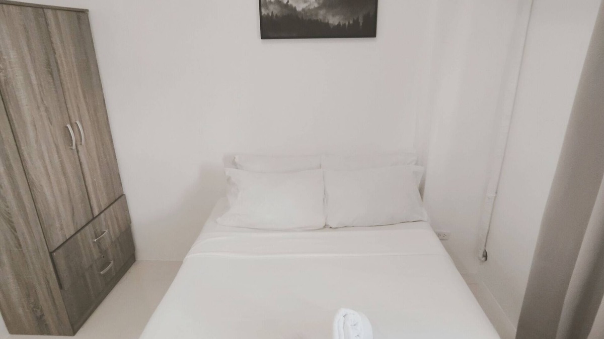 Mandurriao Condo | Cozy Room with Balcony in Iloilo City Condo