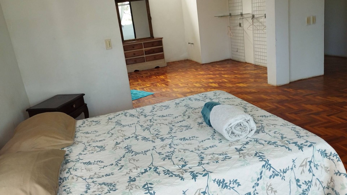 Caucaguita Bed & Breakfast | Cozy Room with mountain view