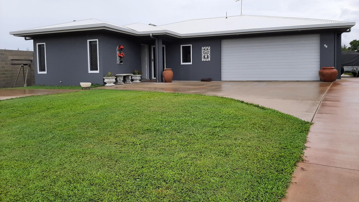 Atherton House | Cozy Room with Separate Entrance and Ensuit Bathroom