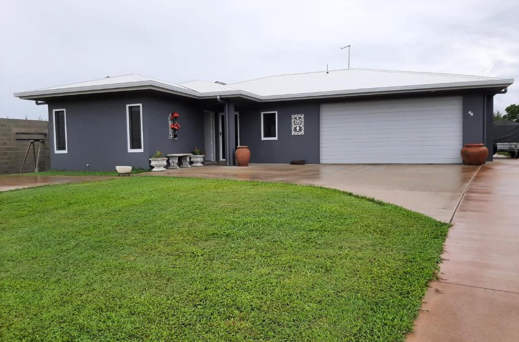 Atherton House | Cozy Room with Separate Entrance and Ensuit Bathroom