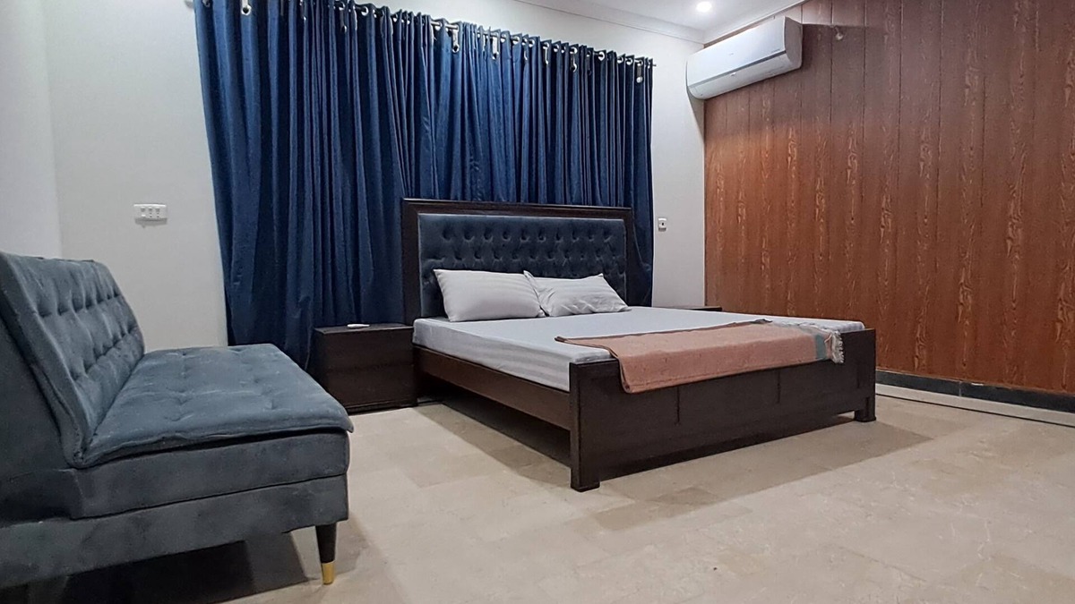 G-7 Sector Bed & Breakfast | Cozy Rooms Near ISB Airport Located in Sector F-15/2