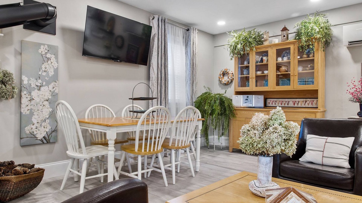 Spring City Cottage | Cozy rural cottage retreat on the banks of French Creek. Pet Friendly
