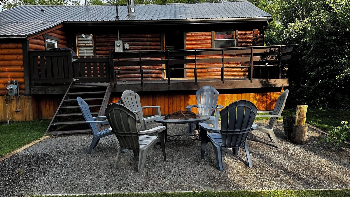 Kenosee Lake Cabin | Cozy rustic cabin in the beautiful moose mountains. At Kenosee Lake Saskatchewan