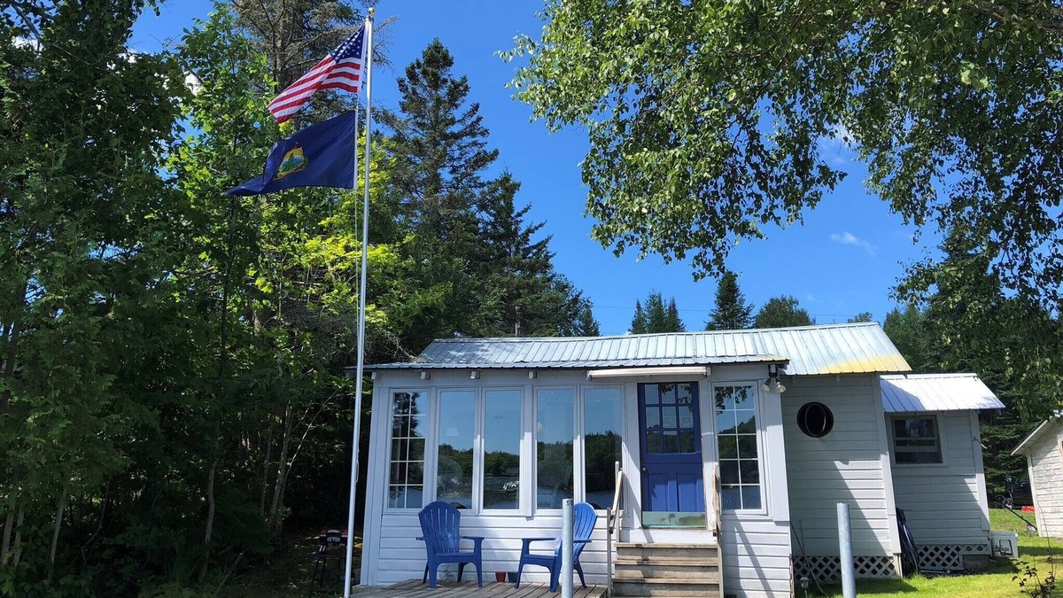 Cabot Cottage | Cozy Rustic Cottage on the Lake.