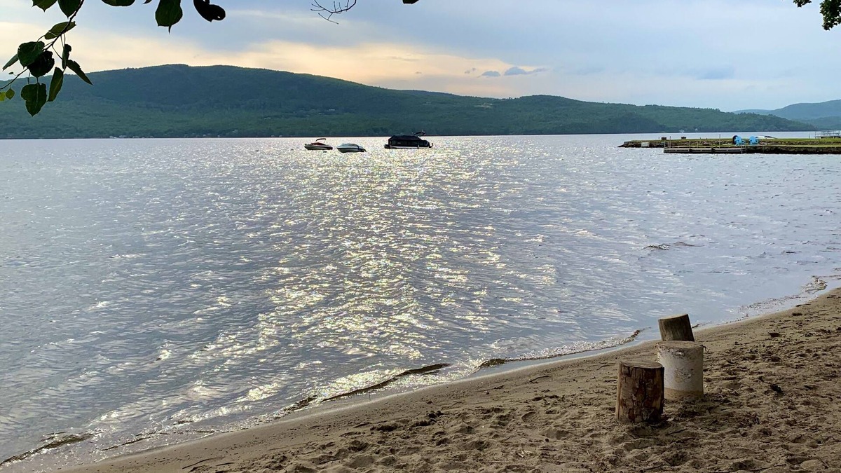 Bridgewater Cottage | Cozy rustic cottage w/private shared beach on Newfound Lake & easy ski access