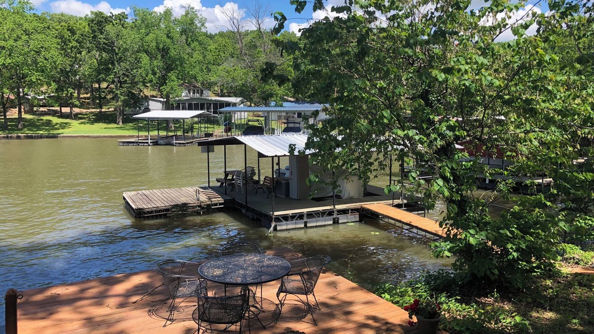 Lake of the Ozarks Cabin | Cozy rustic lakefront cabin with AC and WiFi in charming Camdenton