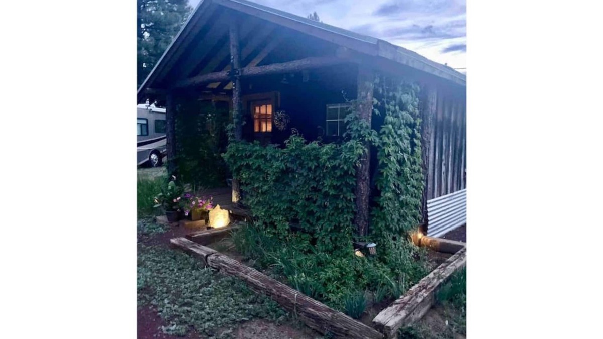 Parks Cabin | Cozy Rustic Ranch Cabin close to Williams in Parks
