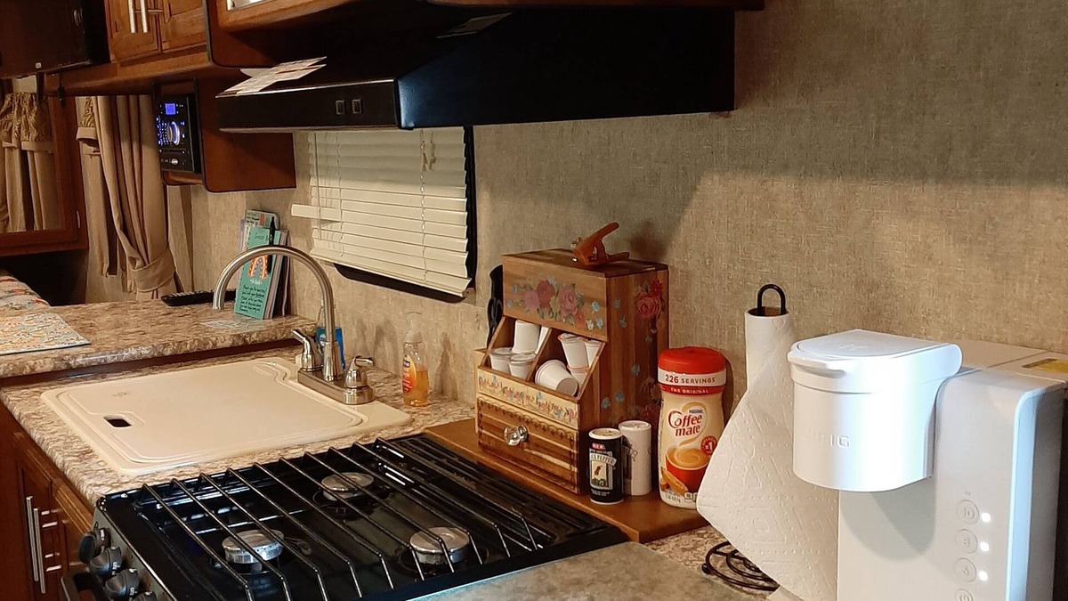 Somerville House | Cozy RV at entrance to Lake Somerville