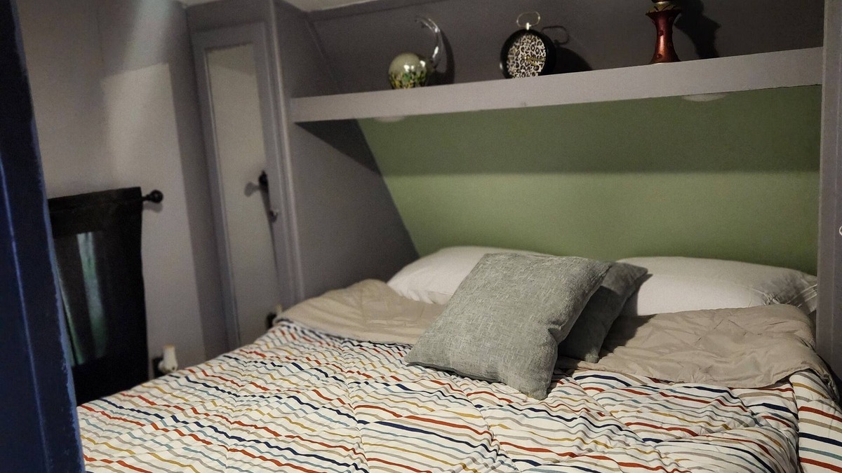 Moss Bluff House | Cozy RV in Tranquil Westlake with WiFi, AC
