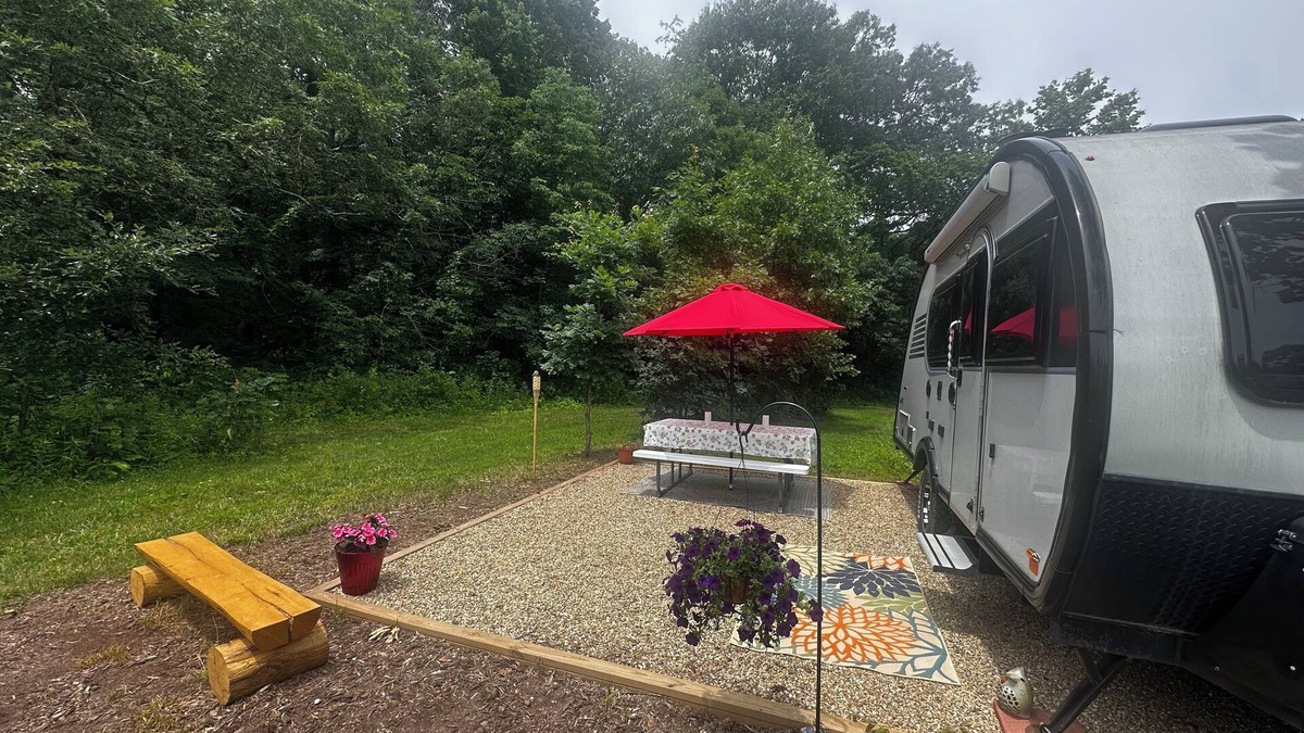 Janesville House | Cozy RV on 149 acres in Charleston with AC, WiFi, and eight miles of trails!nnn