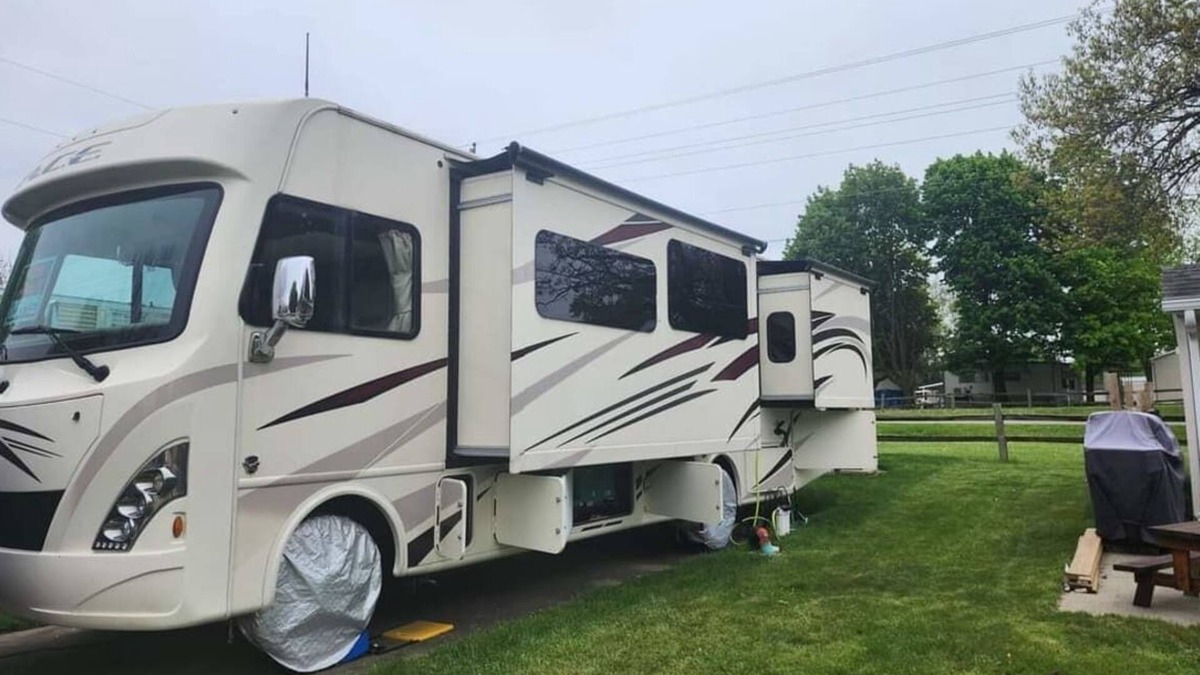 Pierceton House | Cozy RV with AC and WiFi in Serene Pierceton Yogi Bear Jellystone Park