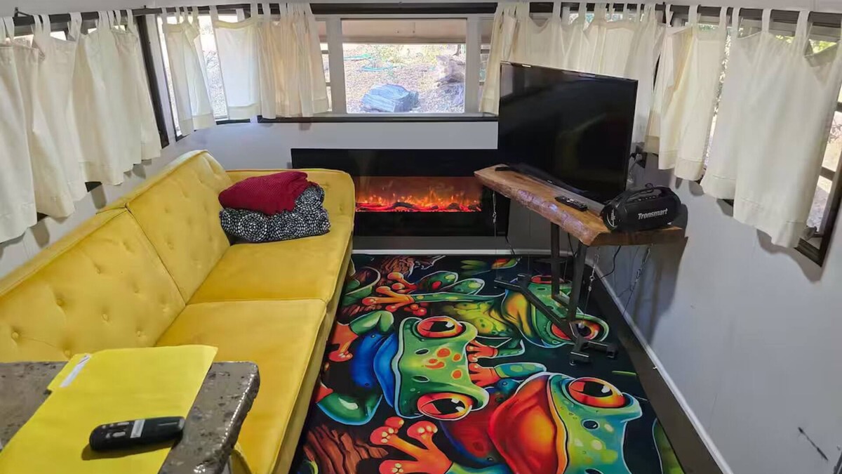 Auburn House | Cozy RV with AC and WiFi in charming Auburn countryside
