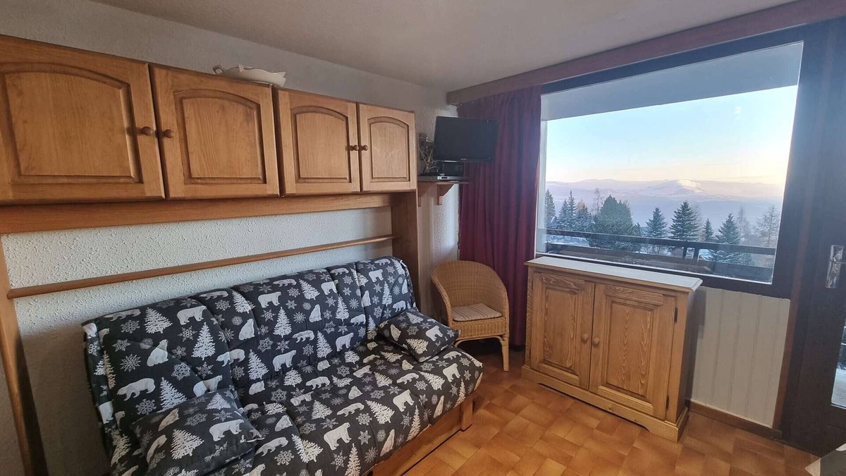 Saint-Michel-de-Chaillol Apartment | Cozy Studio for 4 - Central Location, South Balcony, Panoramic View