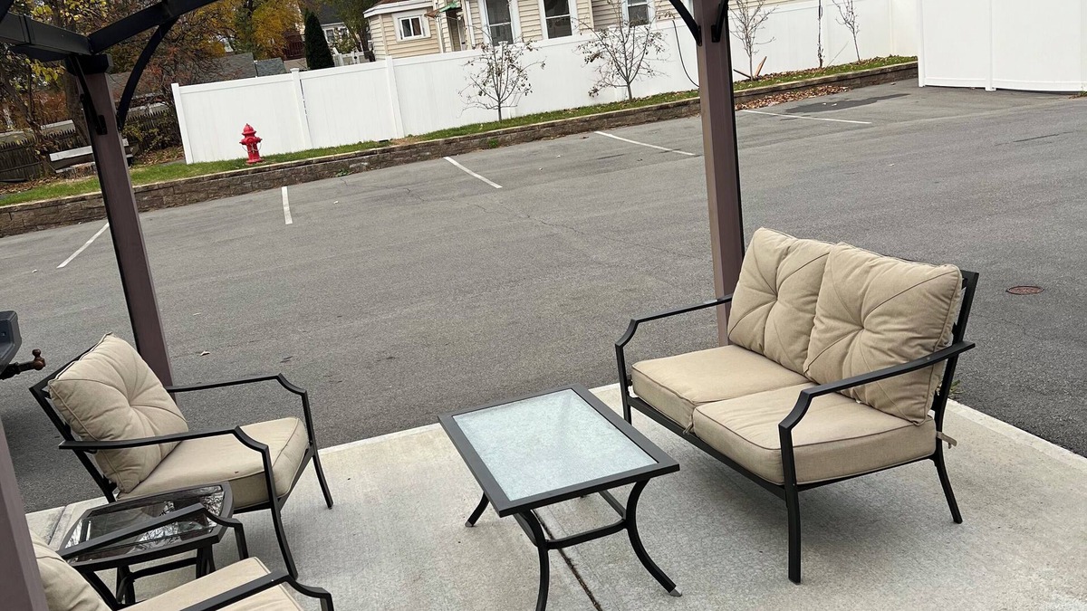 Schenectady Apartment | Cozy, Safe,Secure 1-bedroom apartment with WiFi centrally located in Schenectady