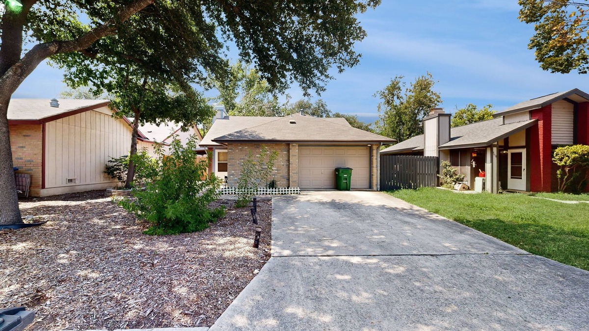 New Territories House | Cozy San Antonio home with washer/dryer and enclosed backyard