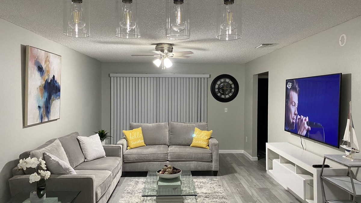 Whitfield House | Cozy Sarasota home near beaches downtown airport Anna Maria Island, Siesta Beach