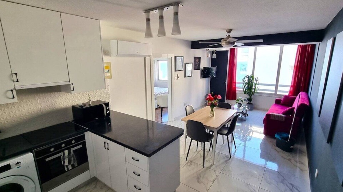 Skala Apartment | Cozy Sea View Apt w/pool access + Netflix