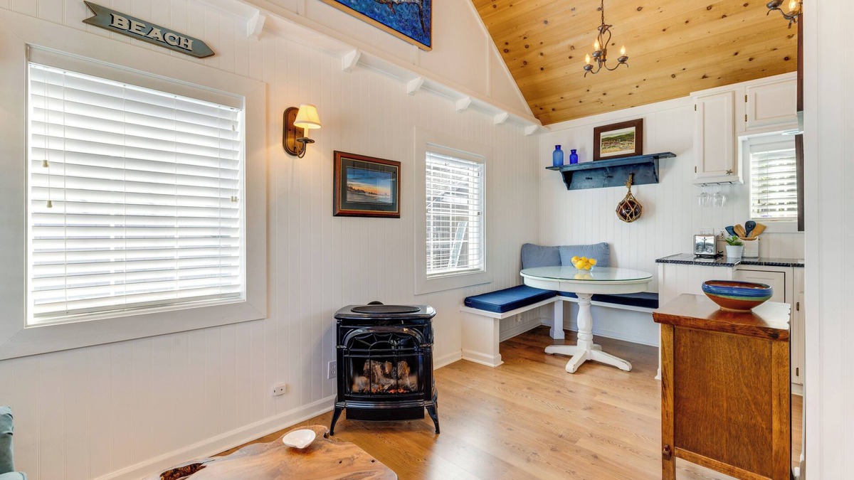 Seaside Cottage | Cozy Seaside Cottage, Steps to Downtown & Beach