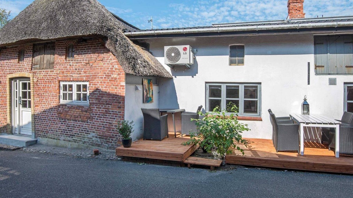Hojer House | Cozy Seaside Retreat in Hojer-By Traum