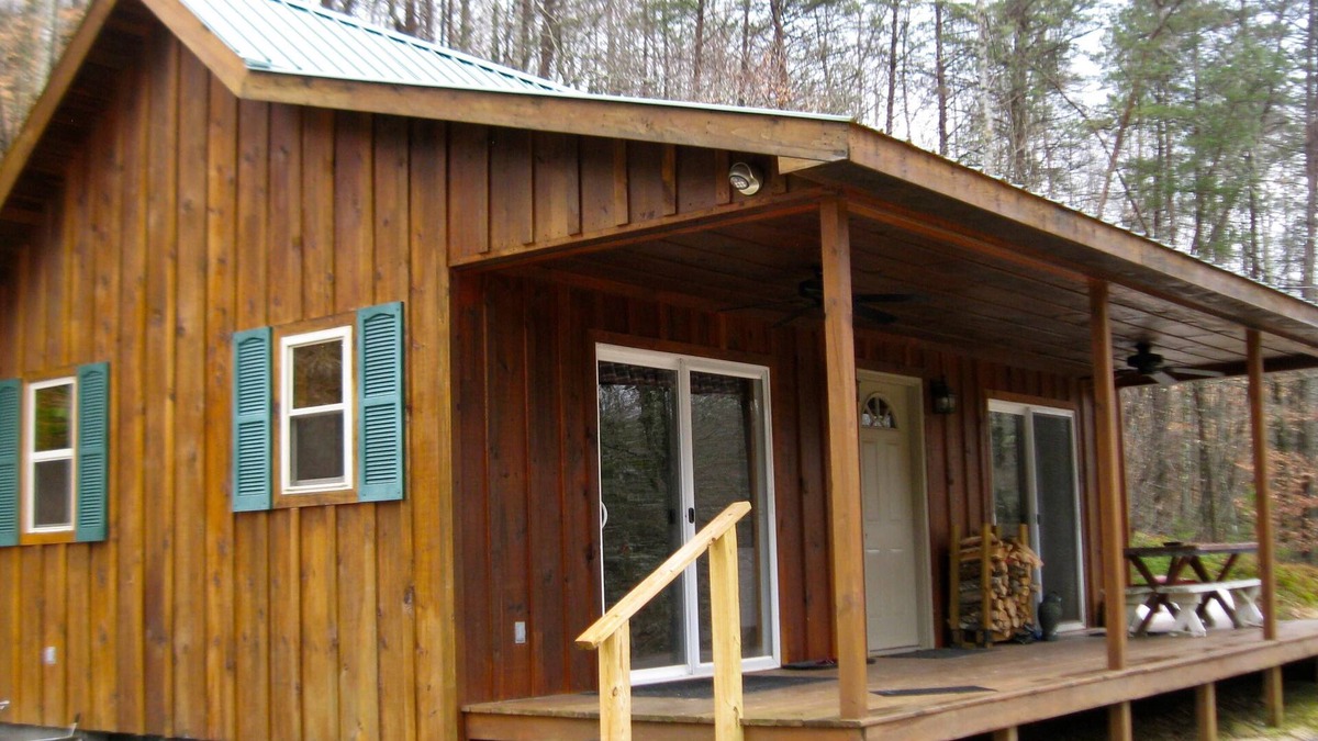 Campton Cabin | Cozy Secluded Cabin with wi-fi
